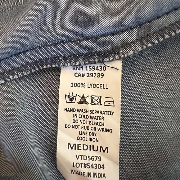 Elan Dress Size M, oversized medium, Sale! On 5’2” tall frame hits at knee. - Picture 8 of 9